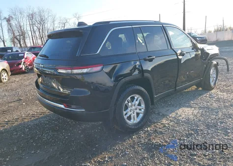 2023 Jeep Grand Cherokee Laredo 4X4 z USA, uszkodzony, nr VIN 1C4RJHAG7PC510594